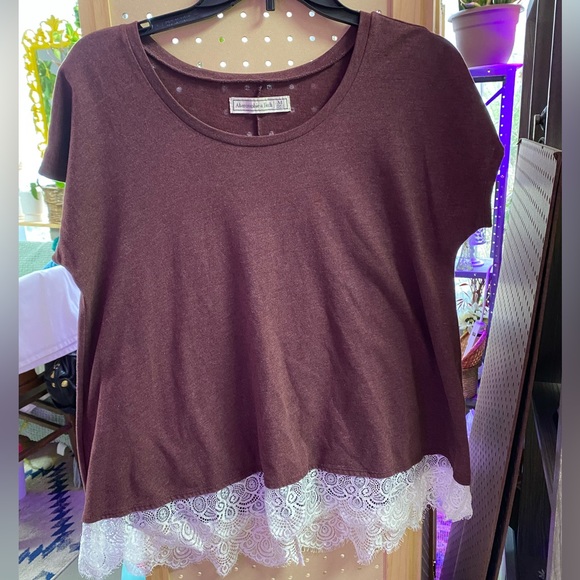 Abercrombie and Fitch laced Tee - Picture 1 of 3